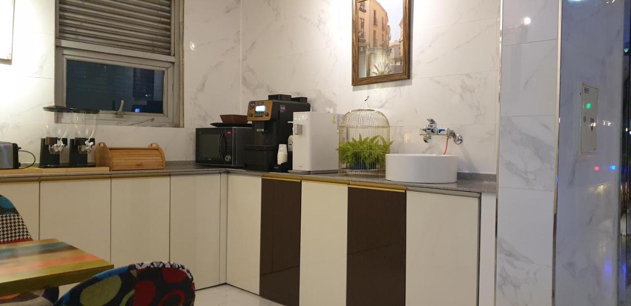 Gimhae Business Hotel K Экстерьер фото