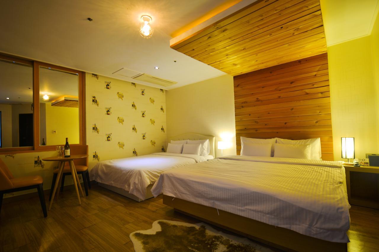 Gimhae Business Hotel K Экстерьер фото