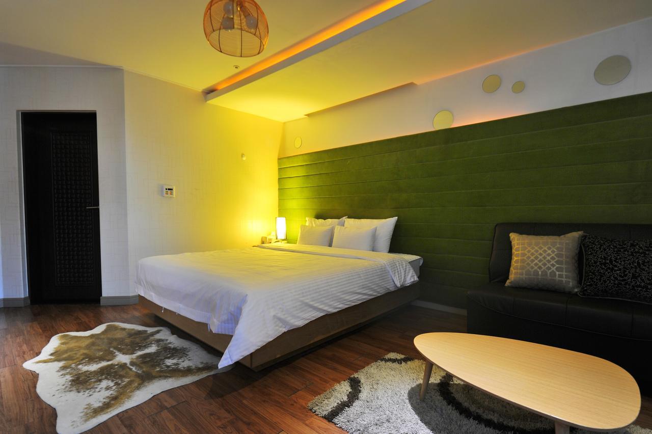 Gimhae Business Hotel K Экстерьер фото