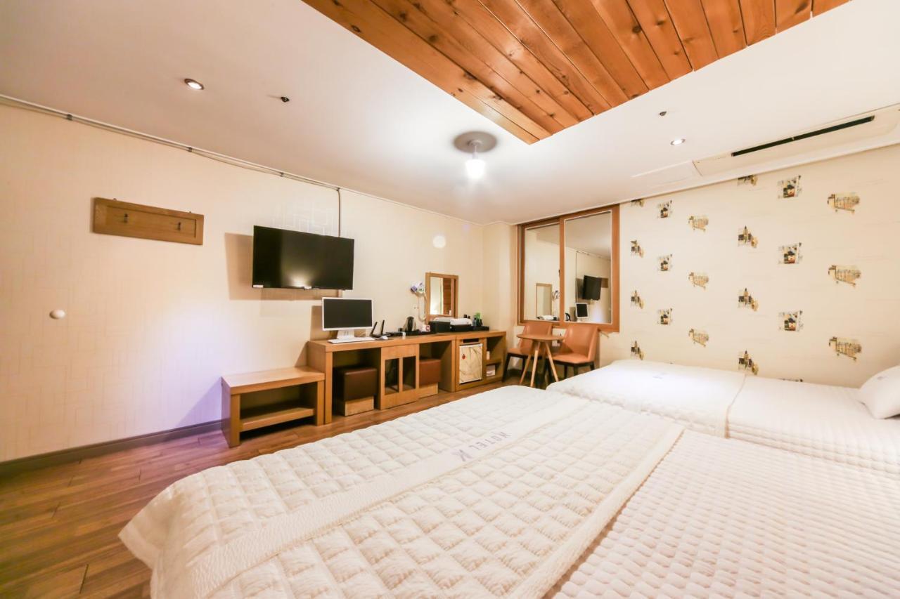 Gimhae Business Hotel K Экстерьер фото